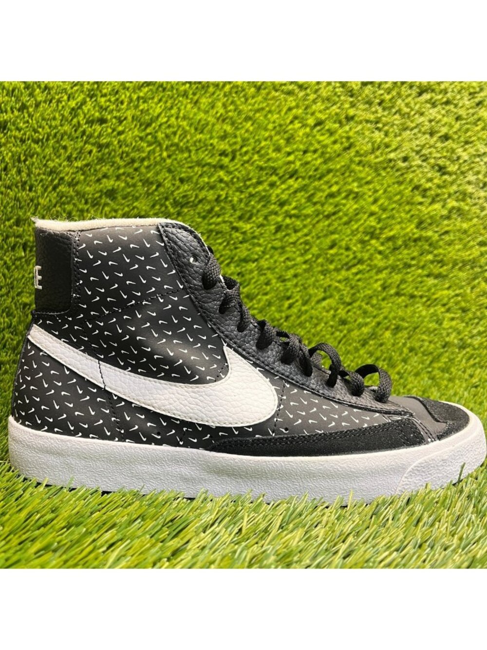 Nike Blazer Mid '77 GS Polka Swoosh Boys Size 7Y Black Athletic Shoes Sneakers